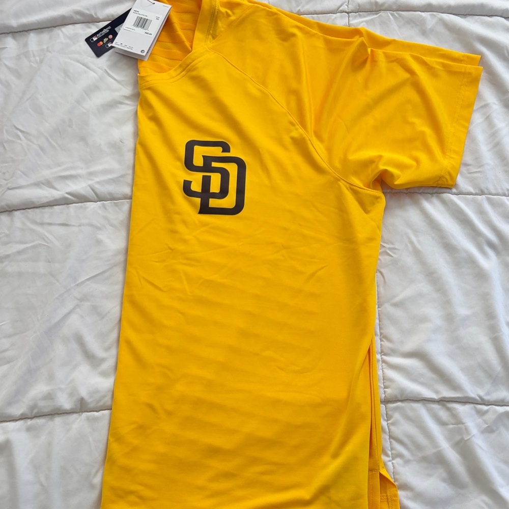 Nike Men's Bright Yellow Short Sleeve Tee